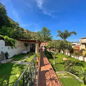https://villa-vittoria-giardini-naxos.sicilyhotelsitaly.net